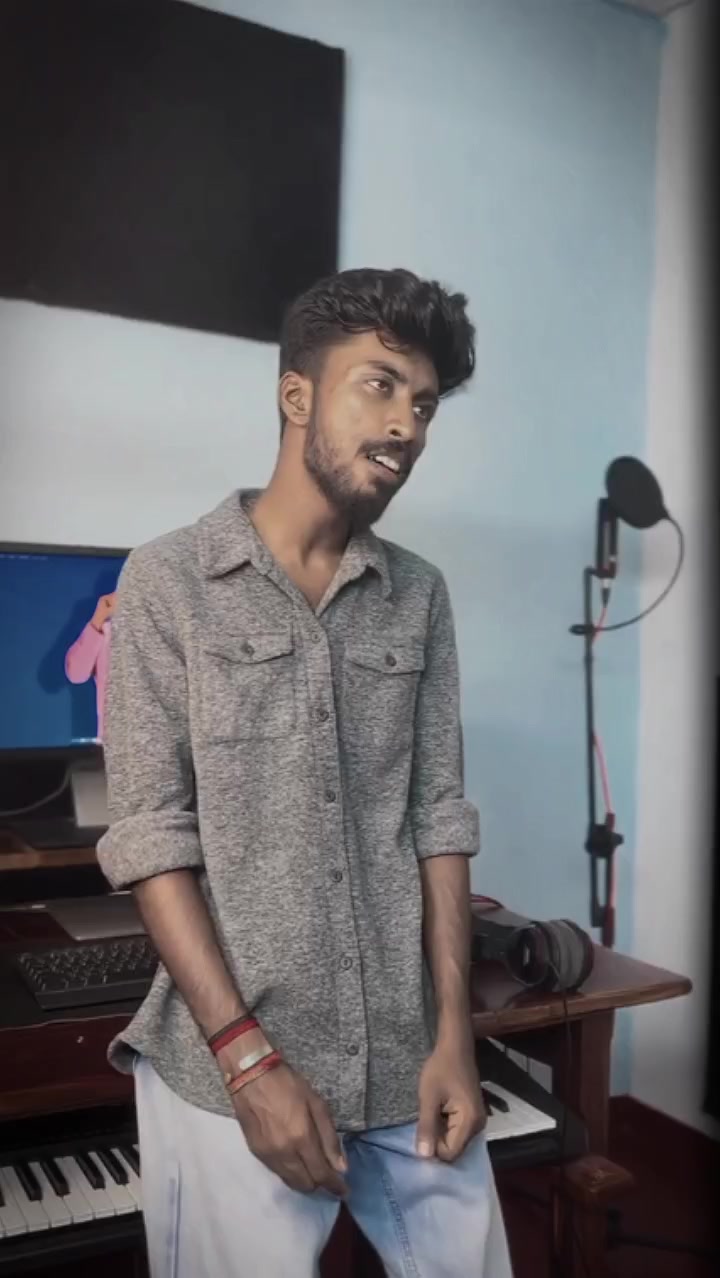 @SANDHIYA_3029