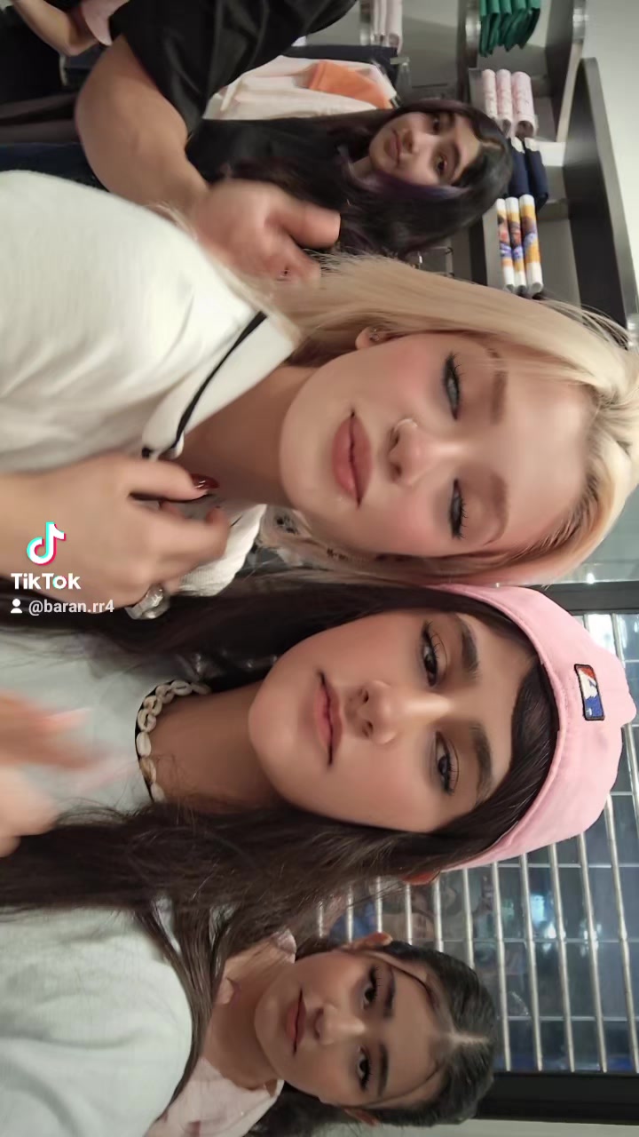 @𝕭𝖆𝖗𝖆𝖓:)