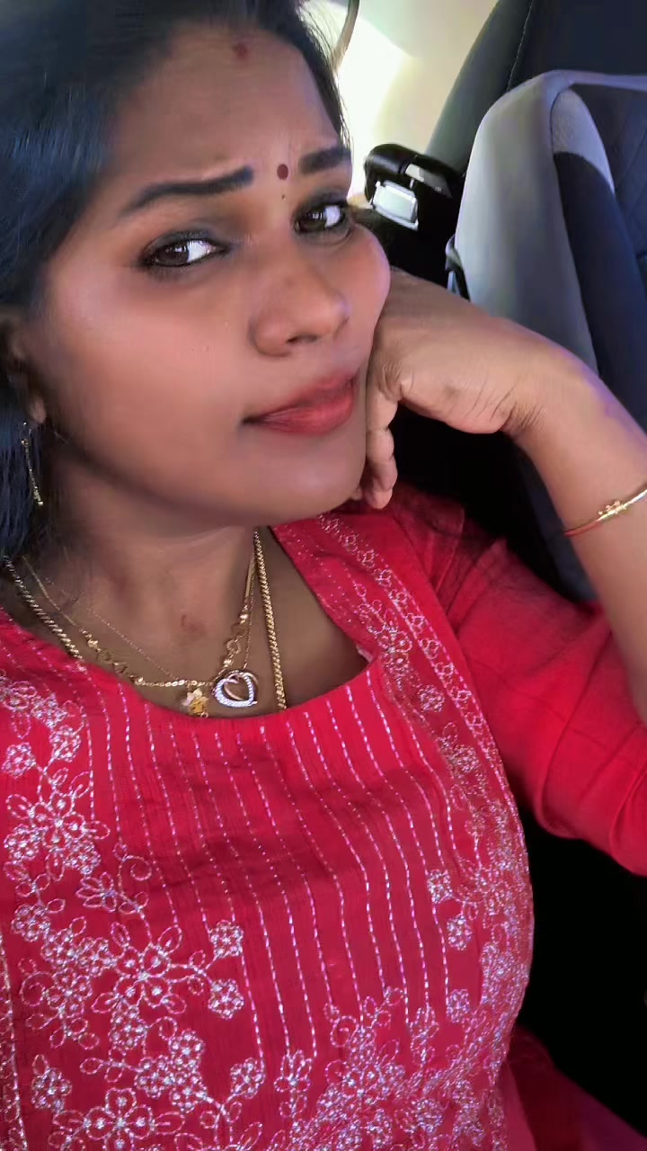 @GaYaThRI❤️ MaNiKAnDaN ❤️🇨🇦☃️