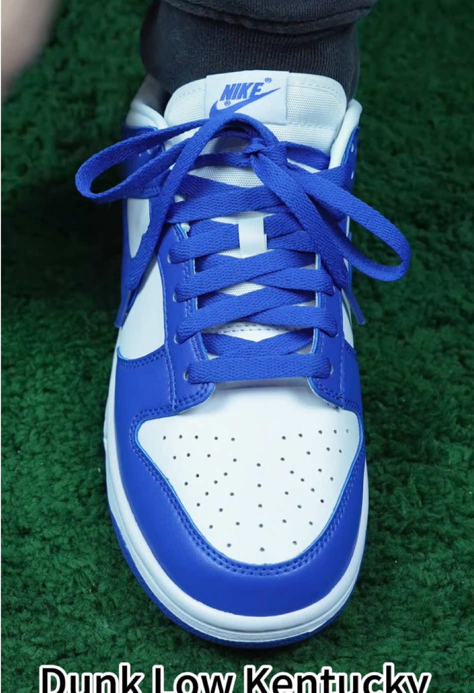 @Lacedsneaker