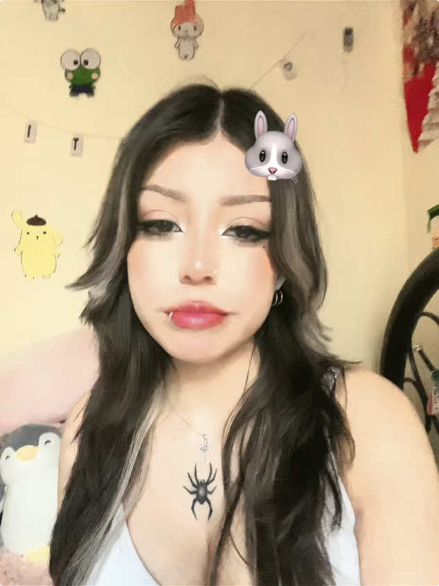 @𝔅𝔢𝔱𝔦 🕷️