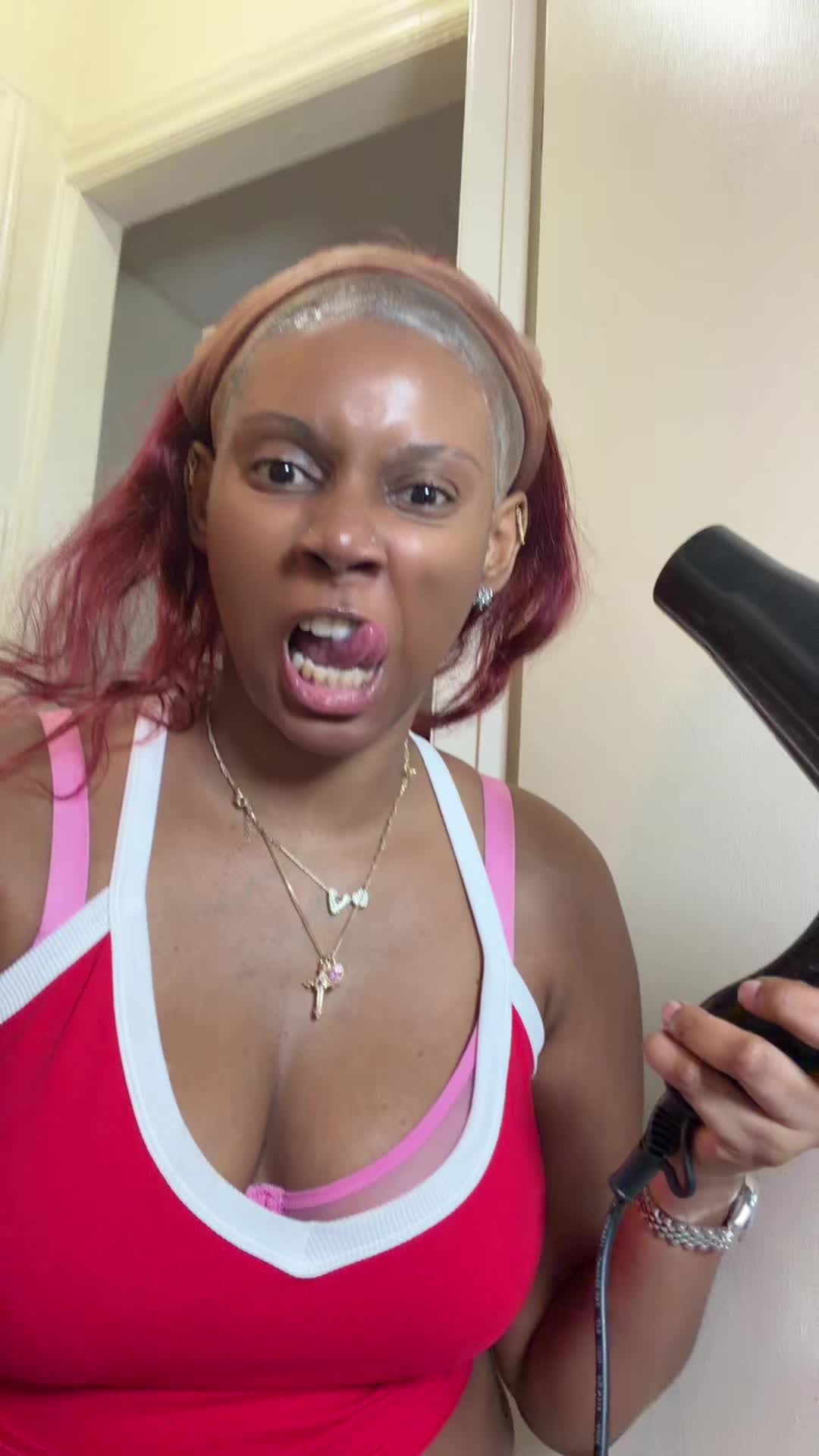@Nelly_x_nae
