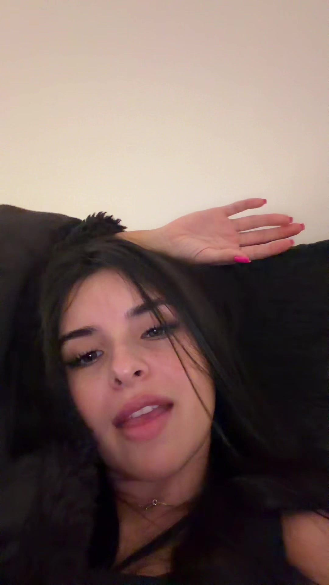 @vickyguez