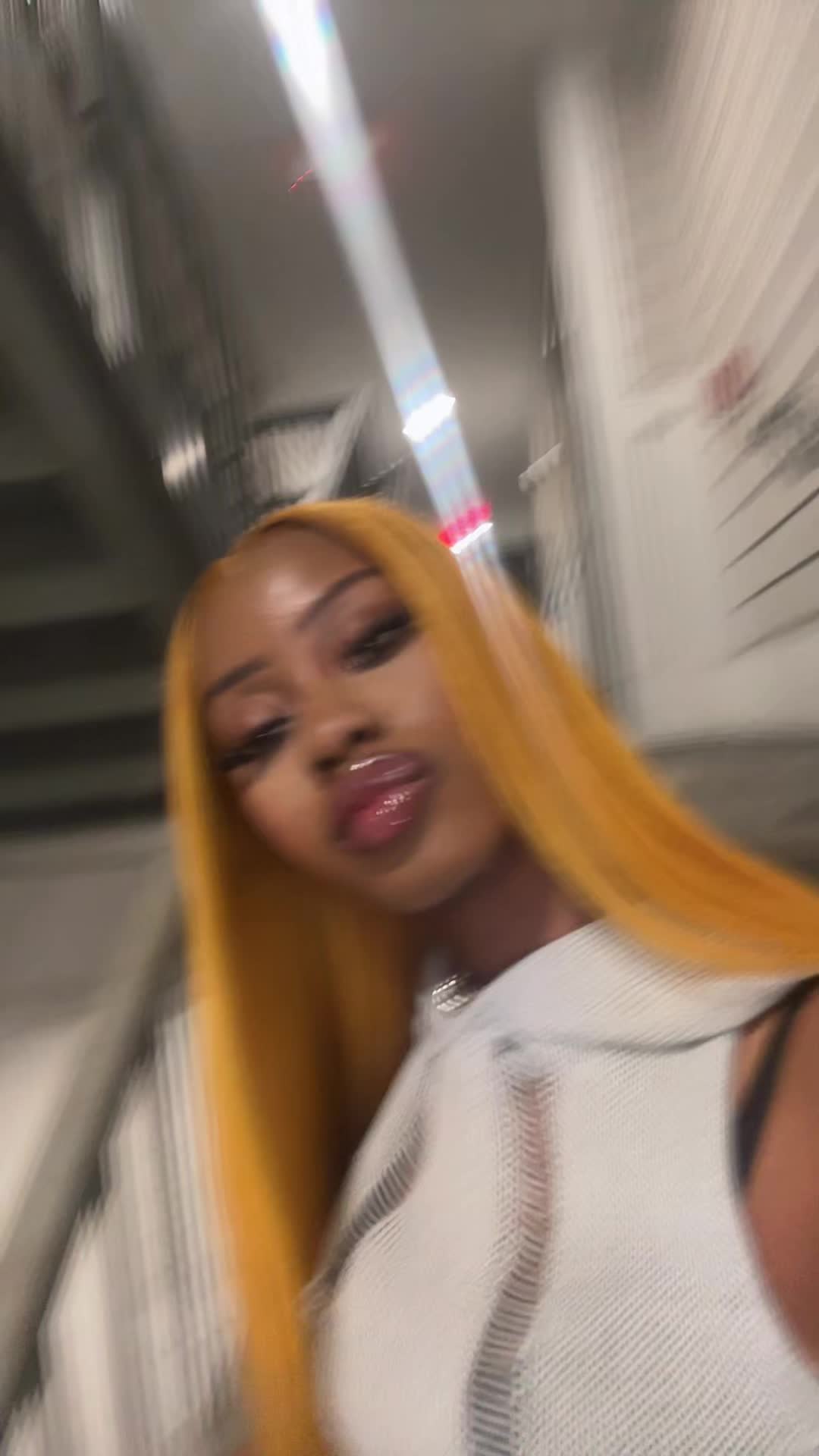 @missniakay
