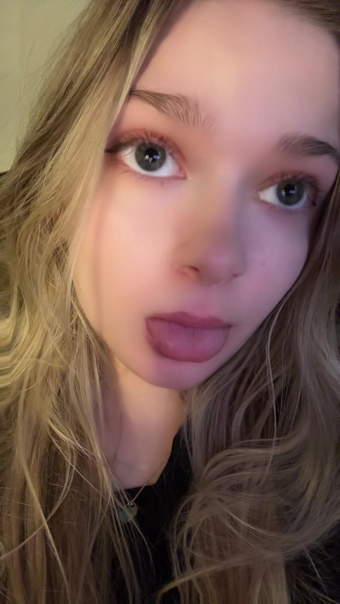 @лизточек🩷