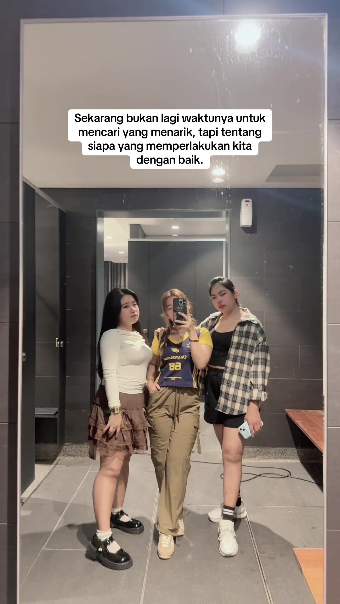 @Mikhayla_queen🦂🇭🇰