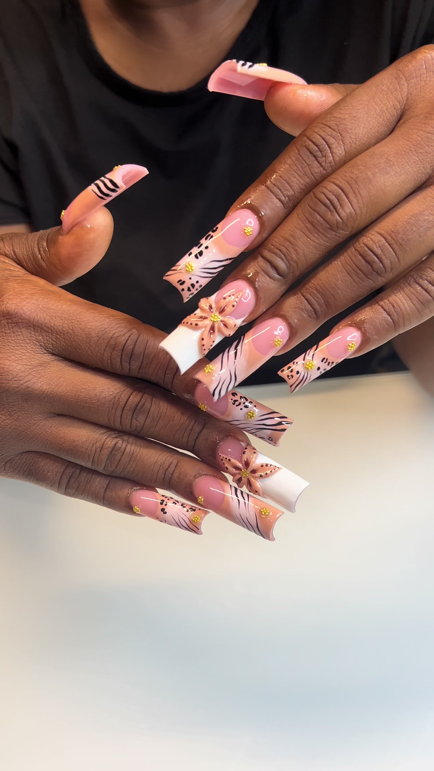 @lizthenailtexh
