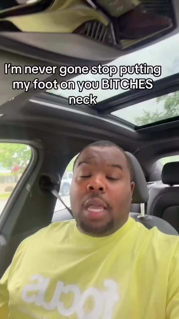 @AmomentWithDanni