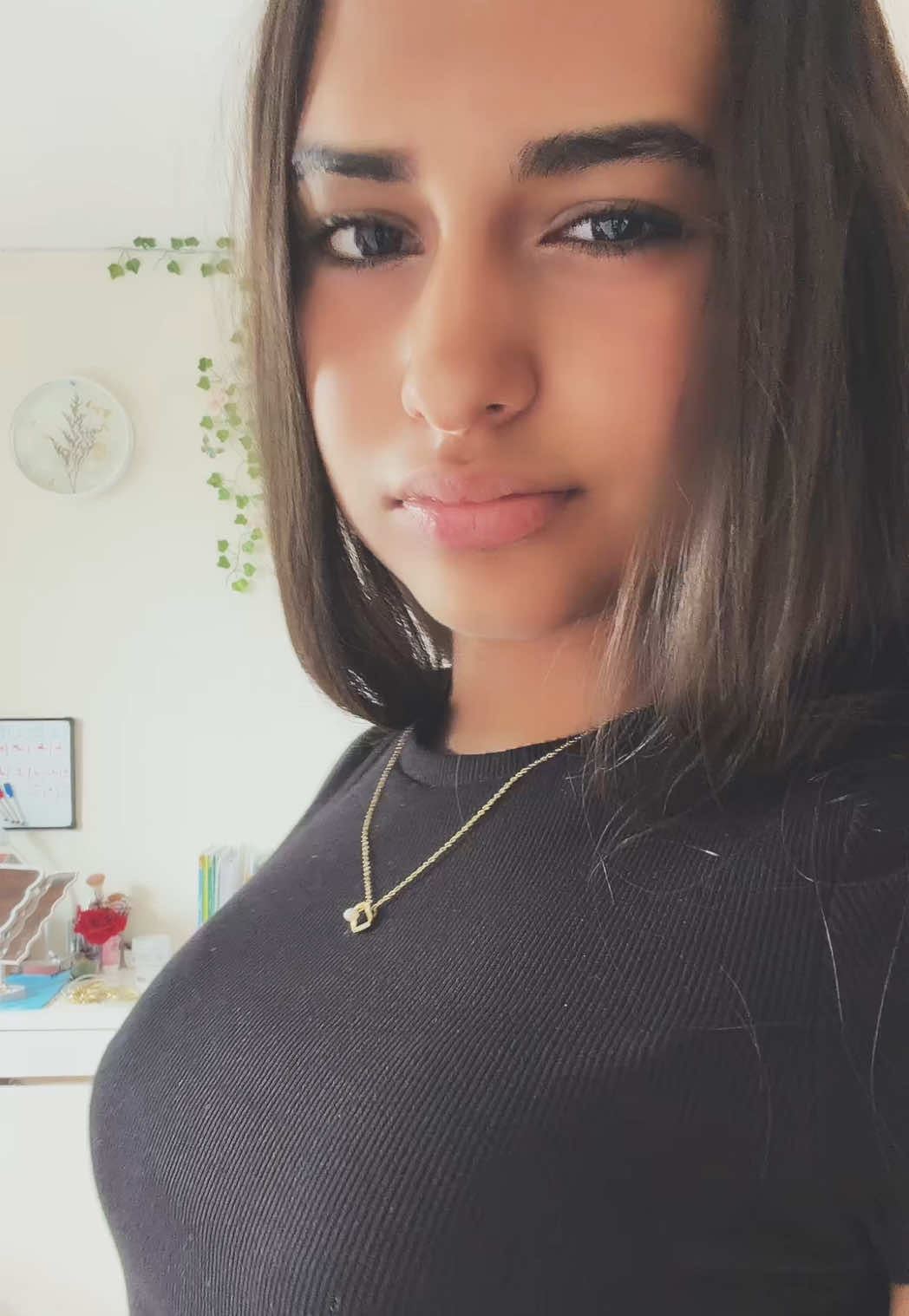 @Parisa🪽