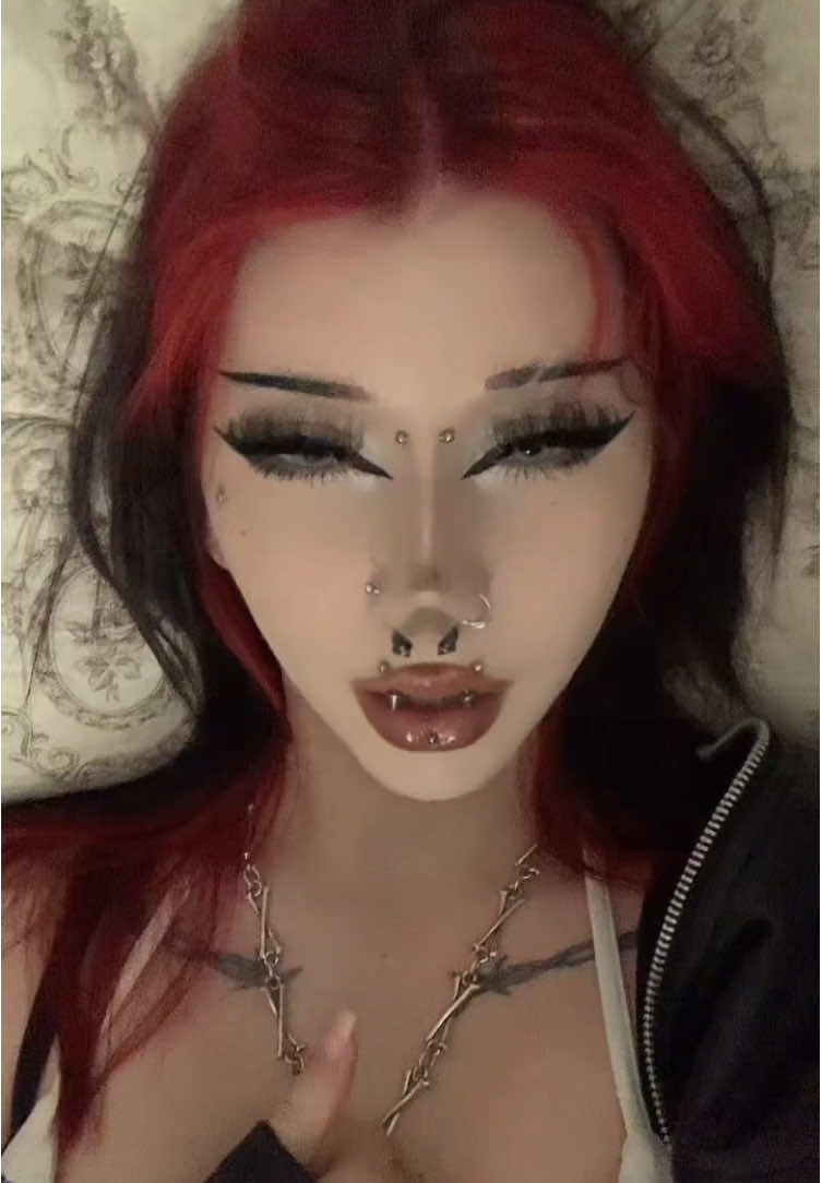 @𝔘𝔯.𝔳𝔞𝔪𝔭_𝔪𝔞𝔯𝔠𝔶