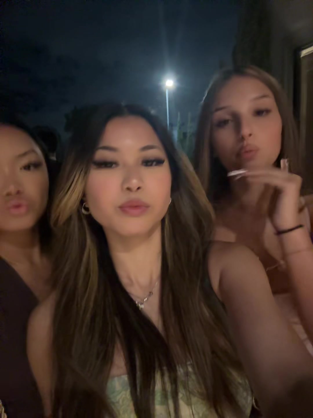 @w