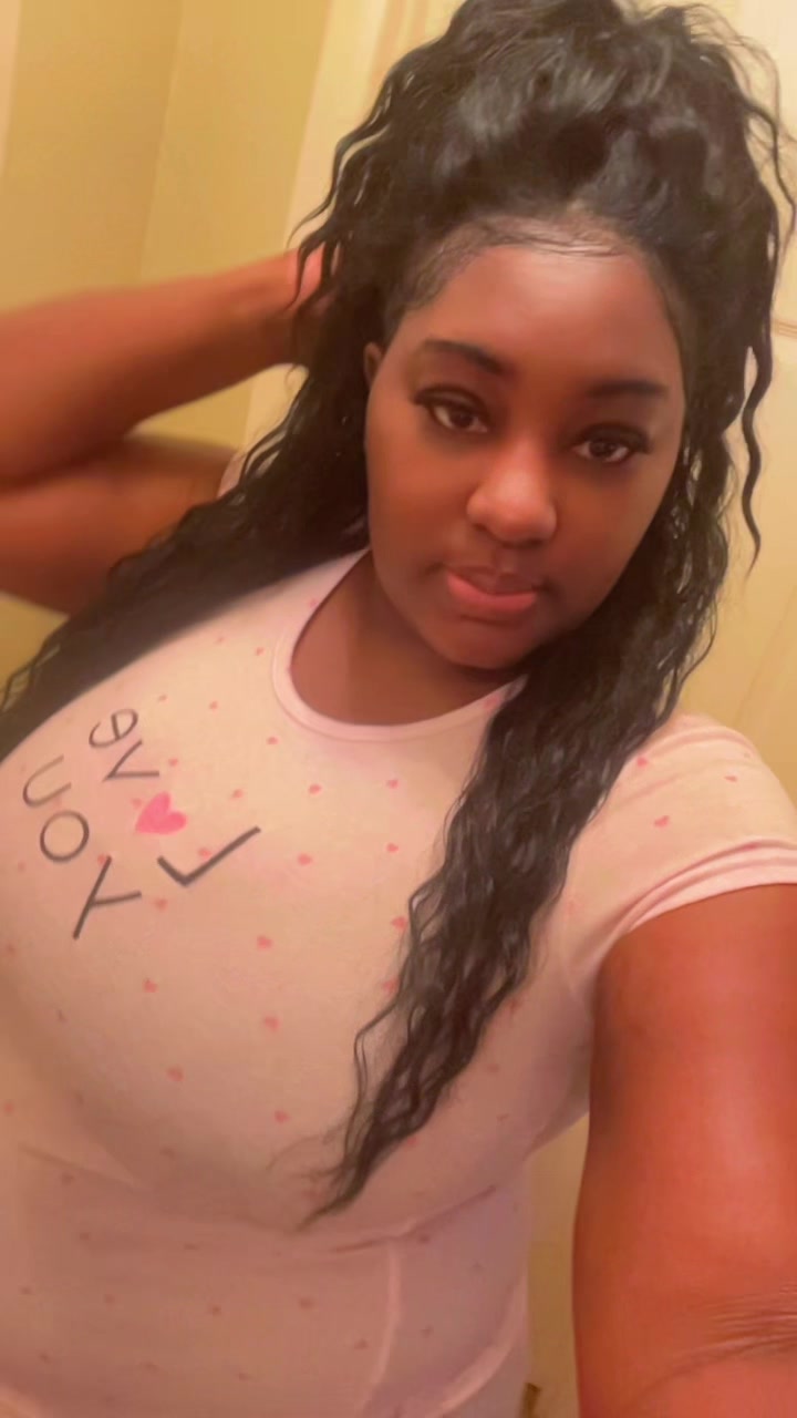 @MsPrettyTisha😊💜🧡💛💚🩷