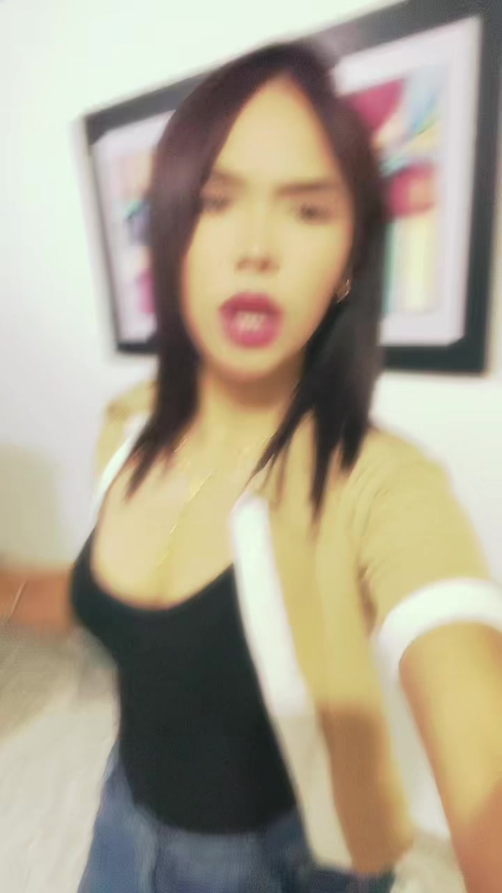 @whoisAna._