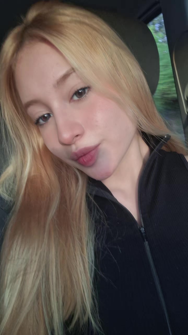 @Adriana Alanis