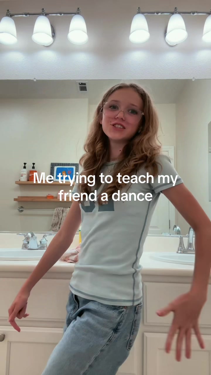 @⃟