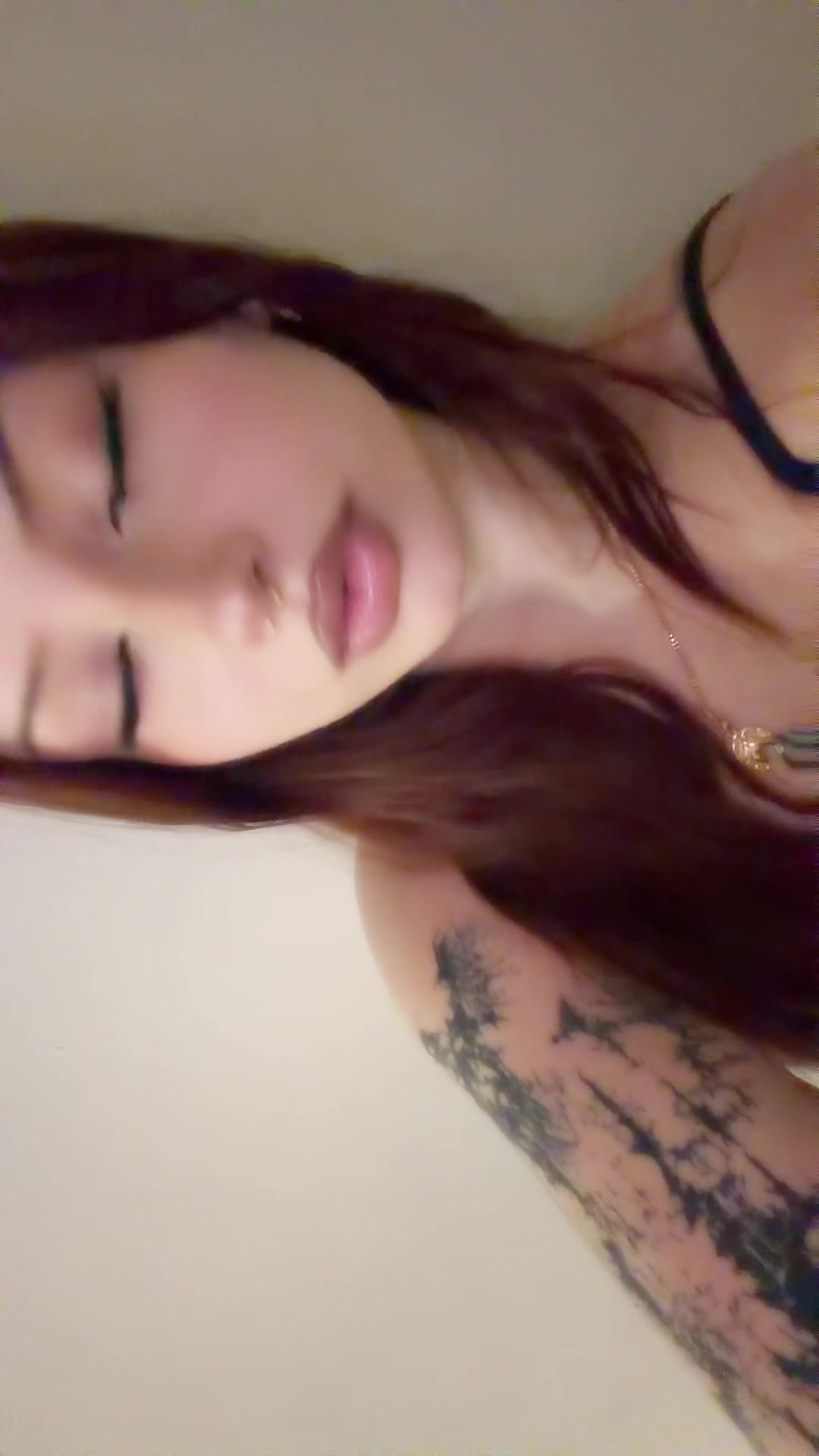 @🧝🏼&zwj;♀️