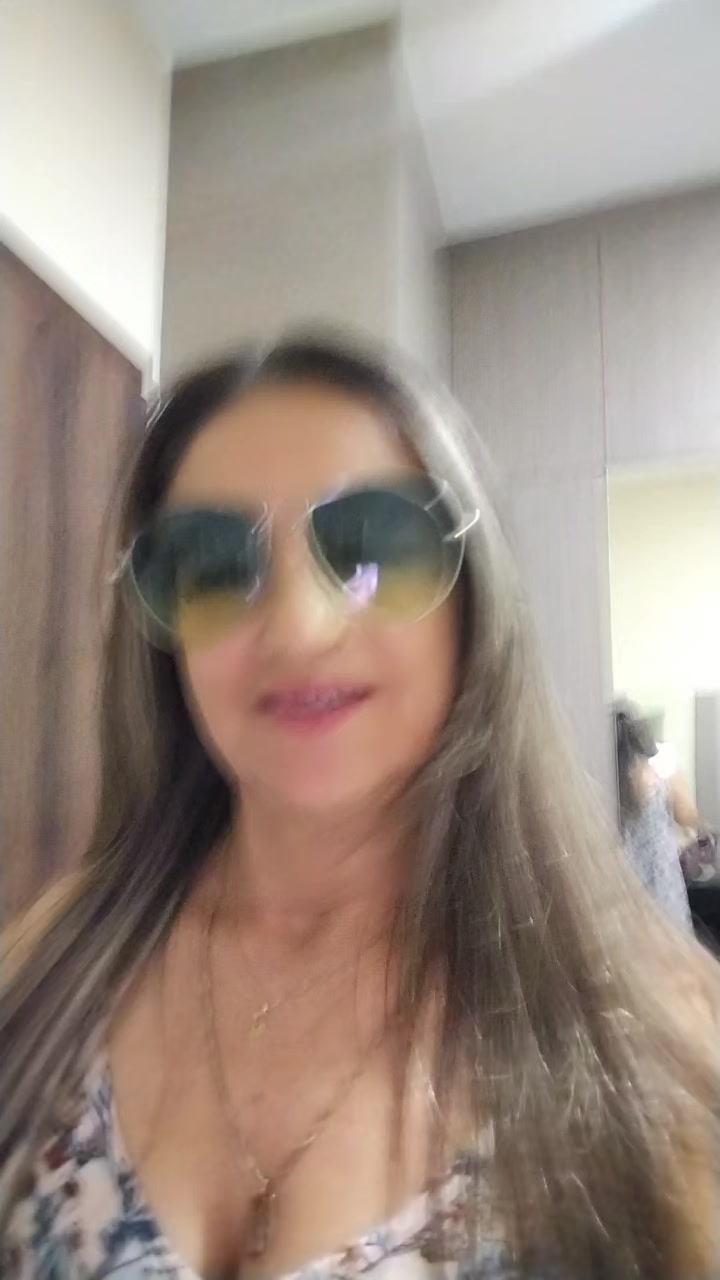 @• Gladys Rivera •