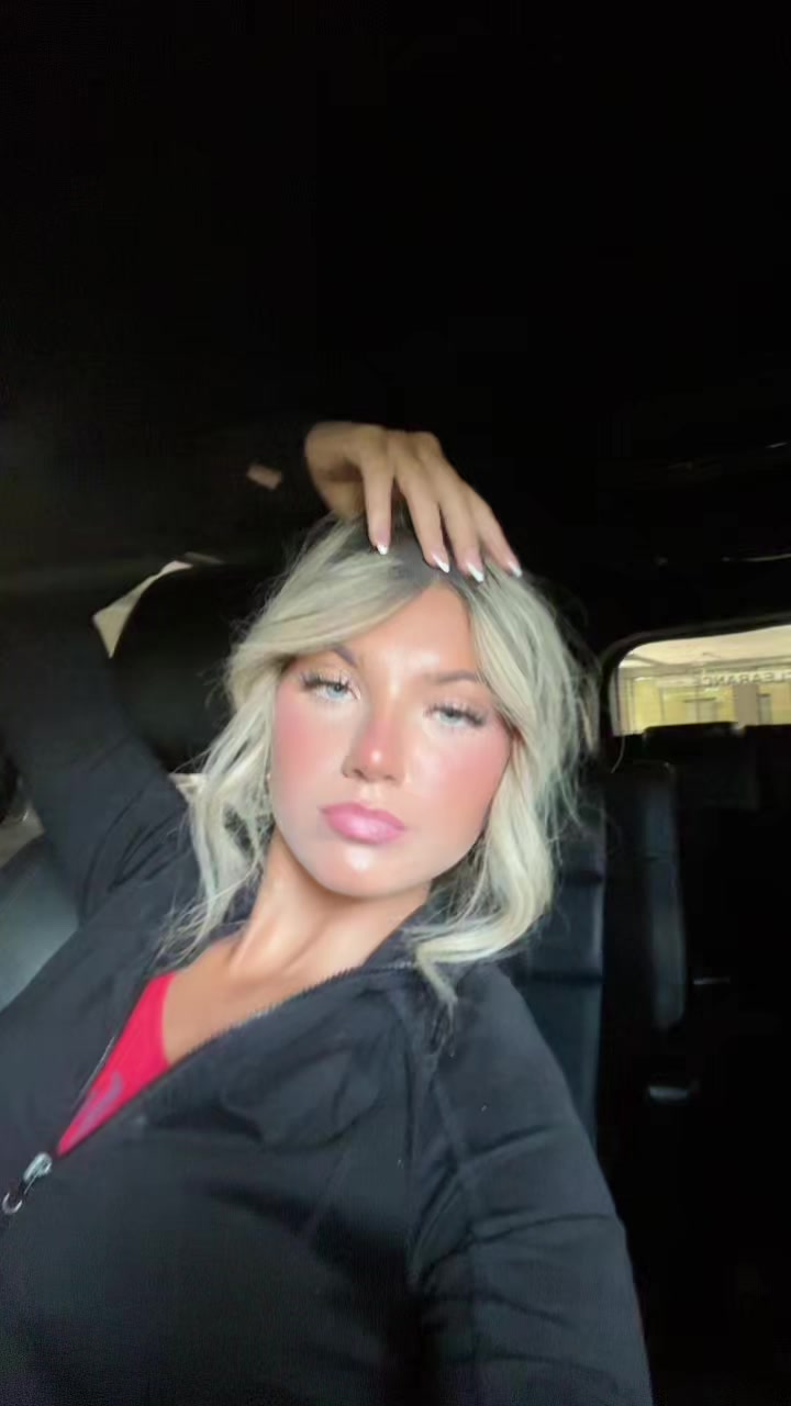 @halliehince