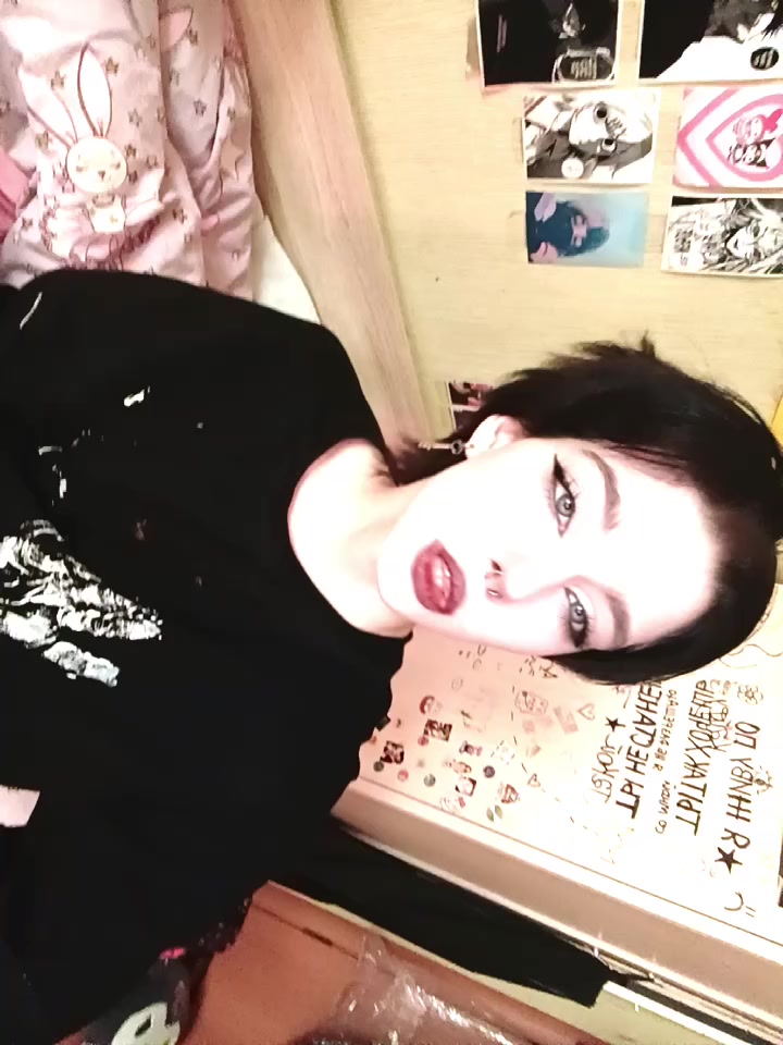 @кто я?👹