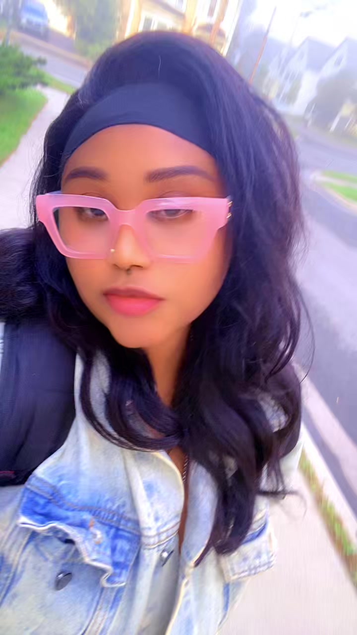 @Vanessa 🇨🇦