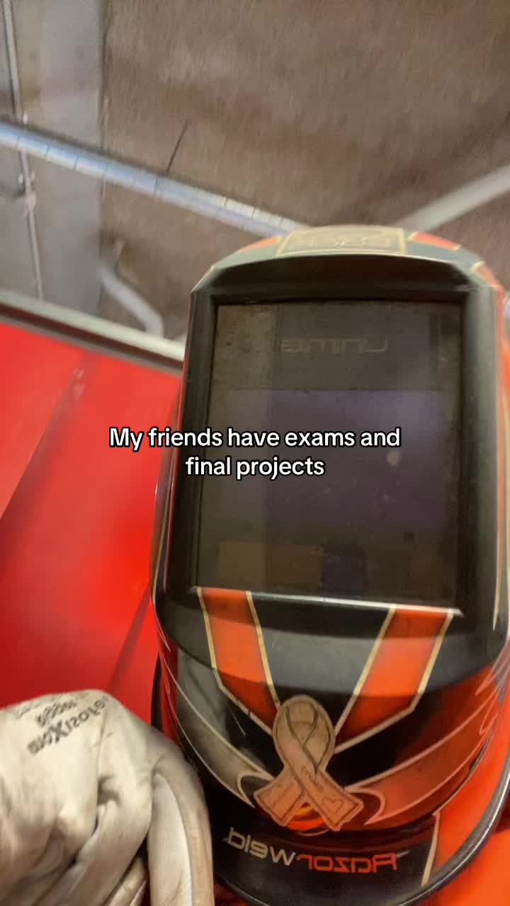 @itsizzywelds