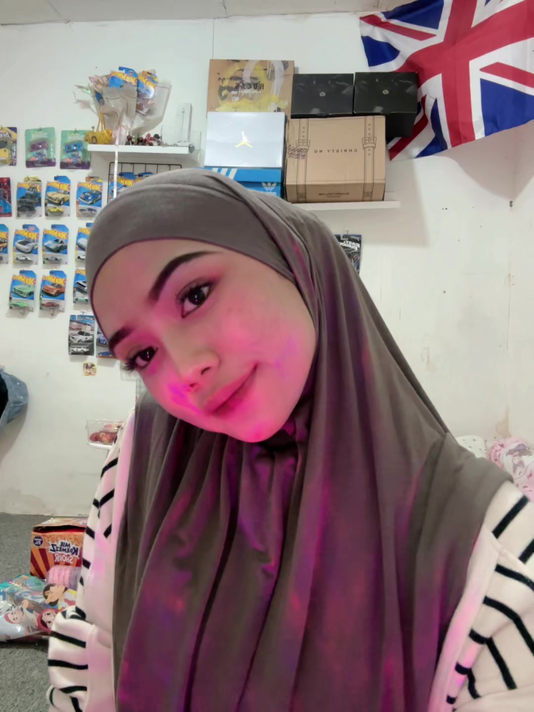 @𝐚𝐧𝐢𝐬