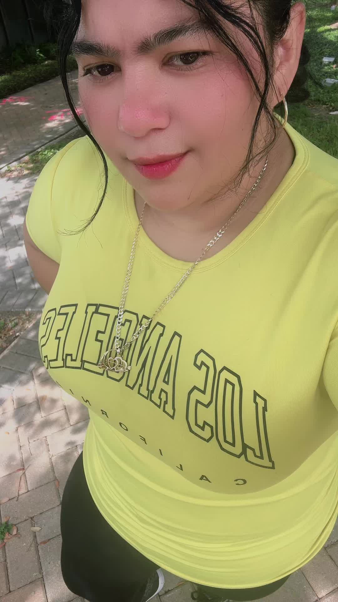 @Claudia Zuniga