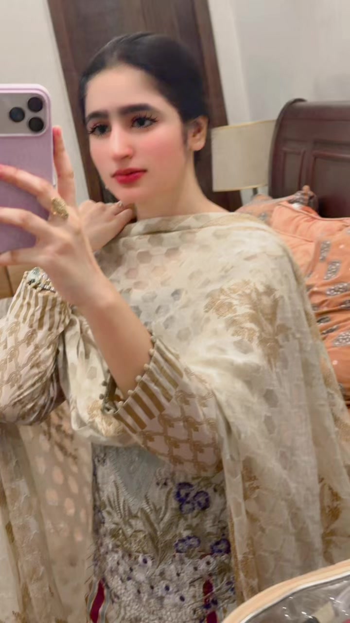 @Muneeba khan⭐️