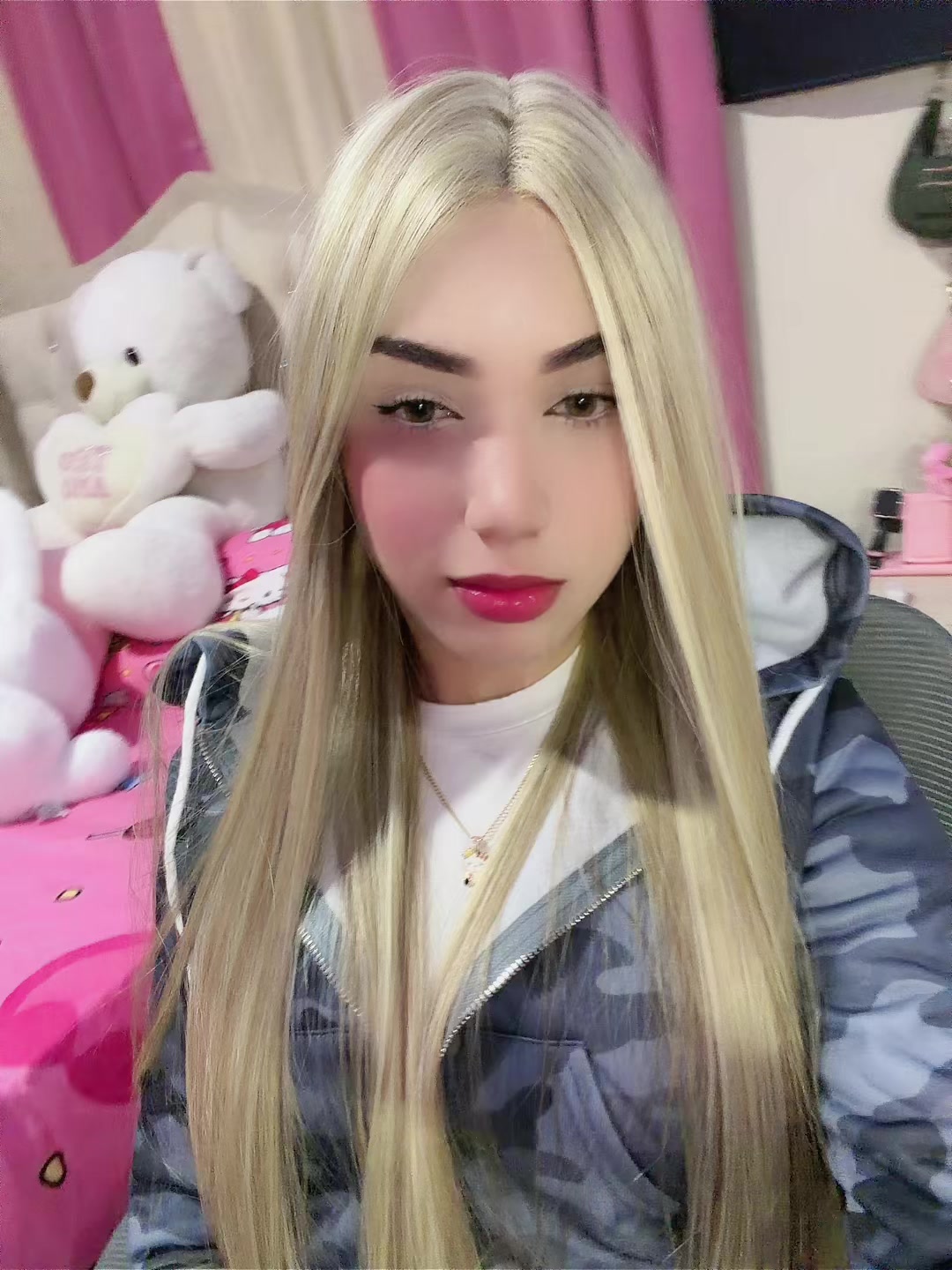 @Kitty_feef