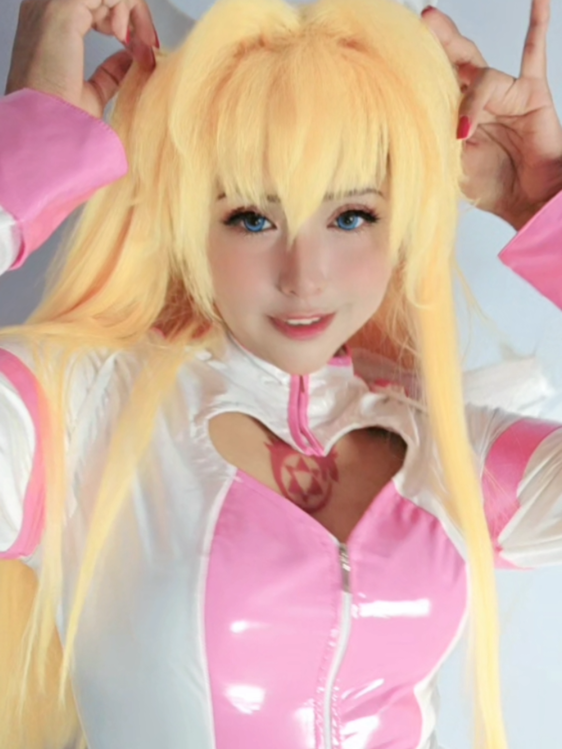 @𝒮ℴ𝓇𝒶 𝒜𝓃𝓎 𝒞ℴ𝓈𝓅𝓁𝒶𝓎