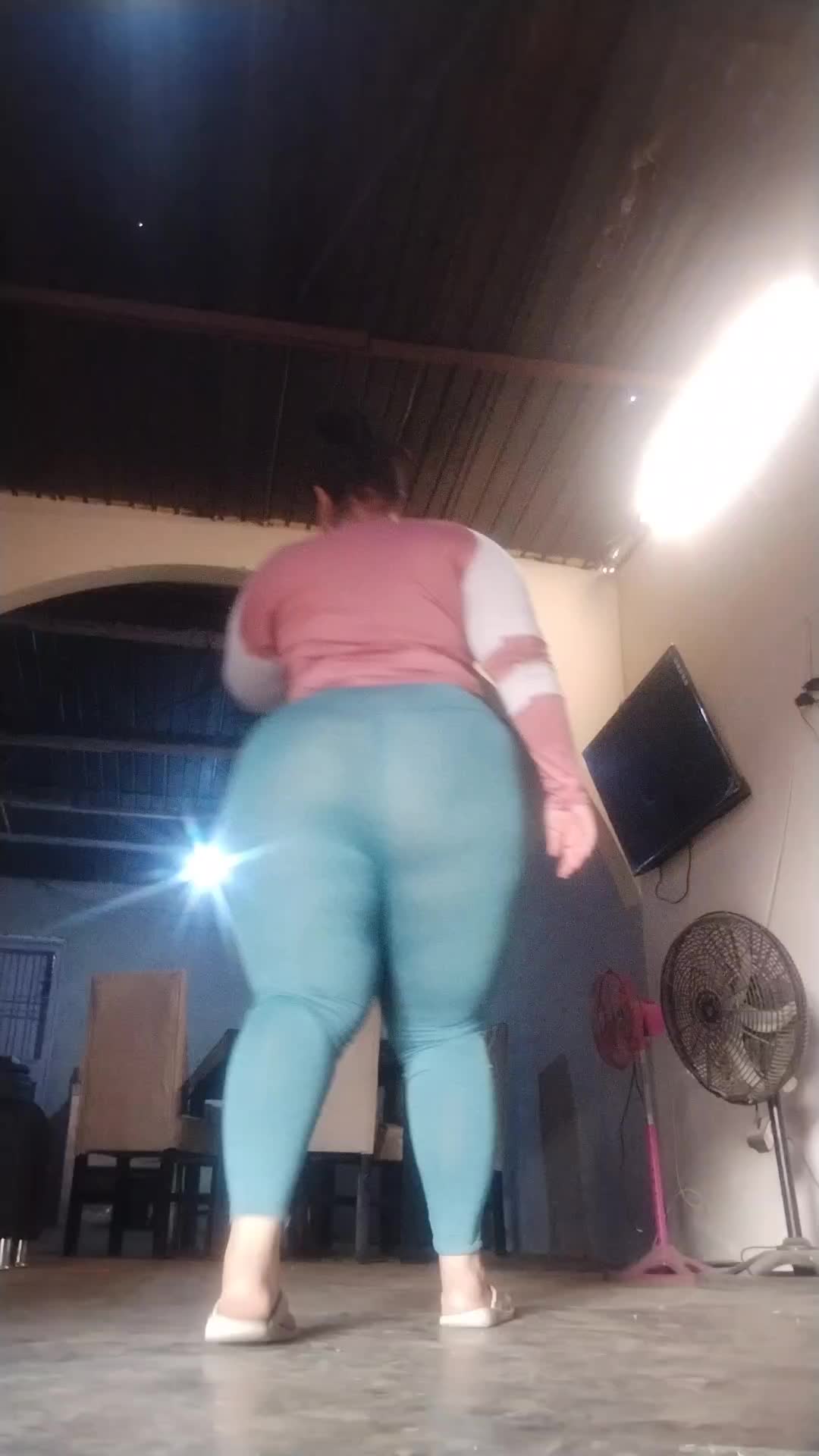 @la Do&ntilde;a gata