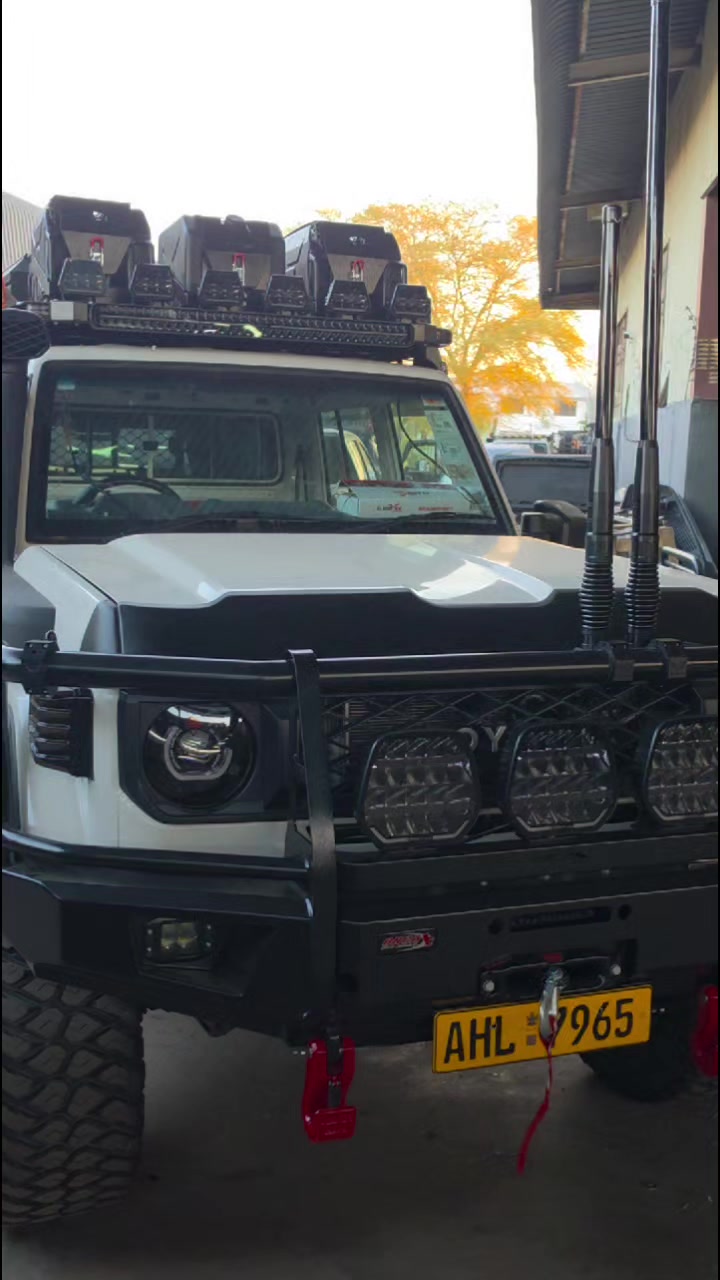 @Robot Auto 4x4 Customs