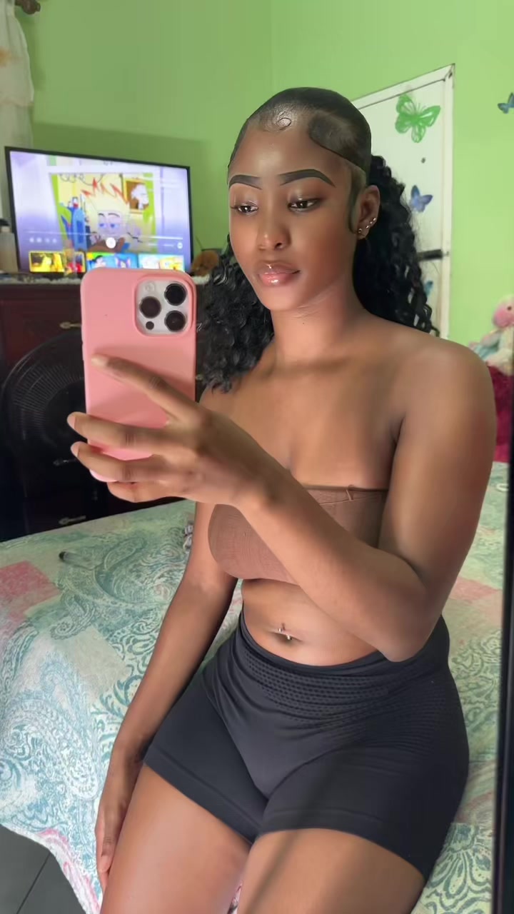 @MissPrettyᥫ᭡🦋.