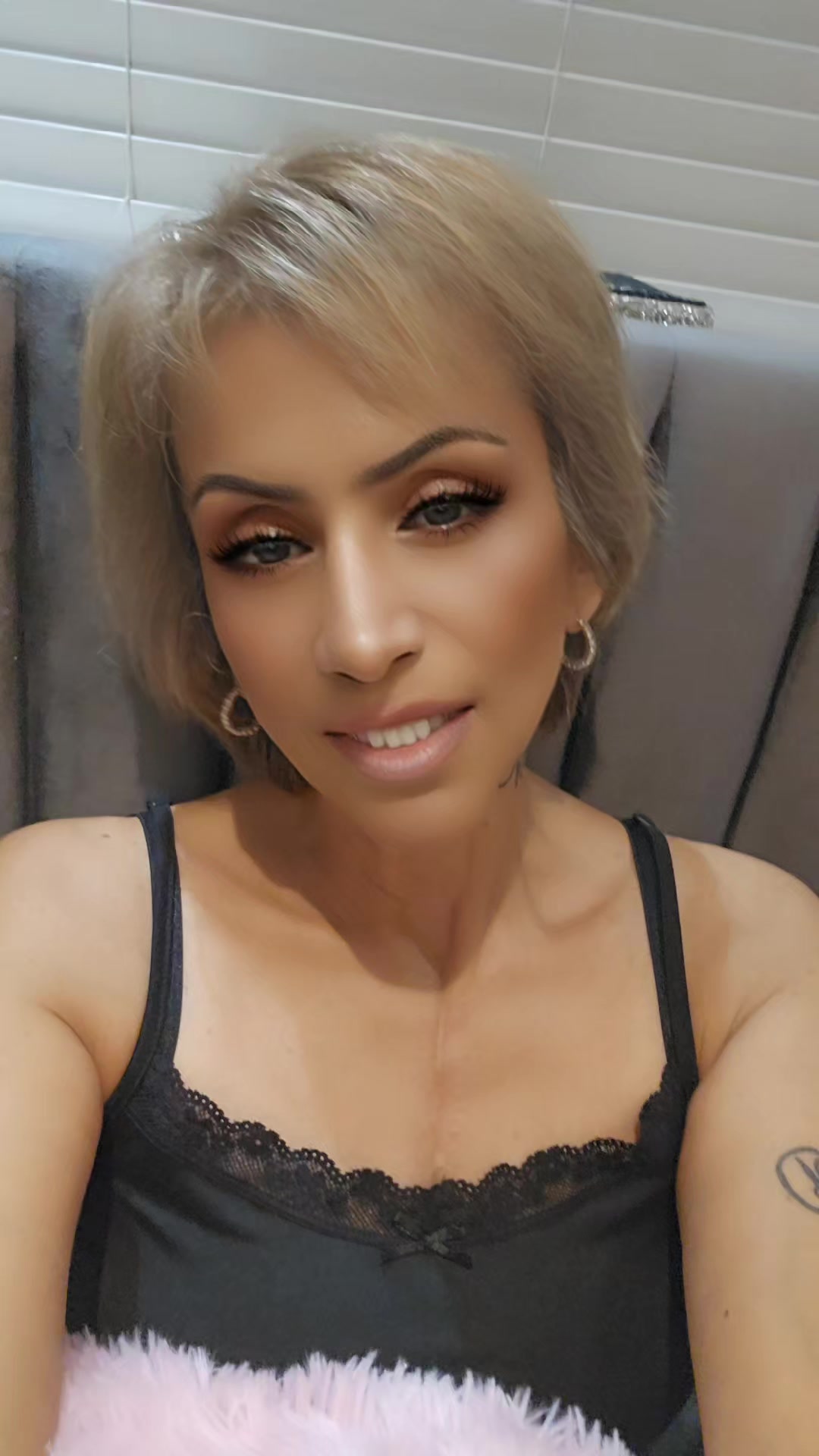 @Dee