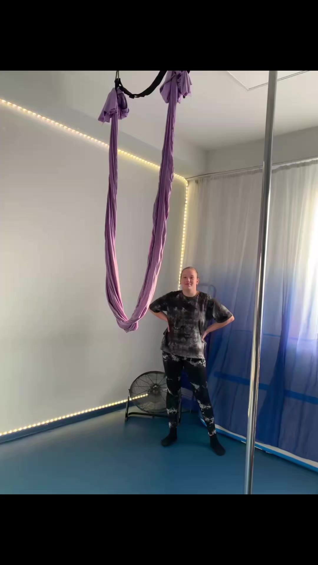 @𝓚𝓻𝓲𝓼💜🖤