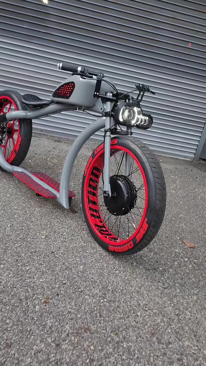 @Jrat Custom E-Bikes