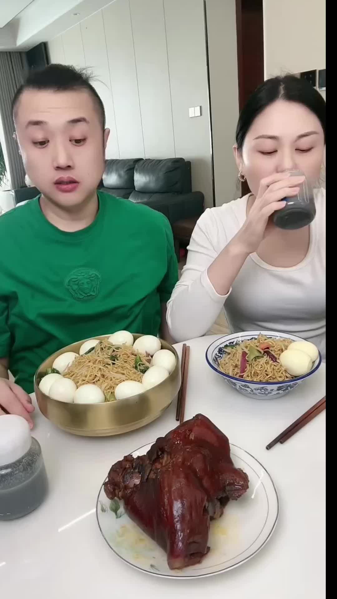 @foodmukbang