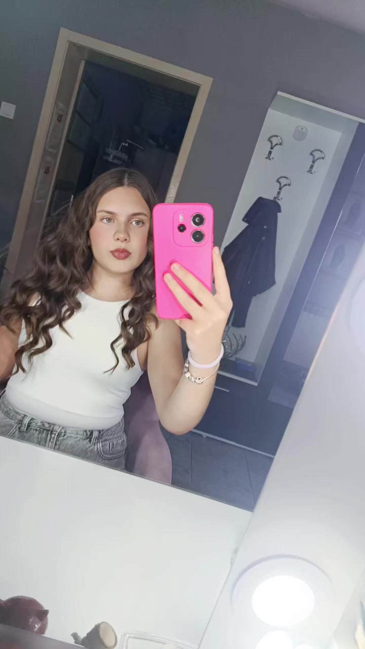 @𝓝𝓲𝓷𝓪🍸