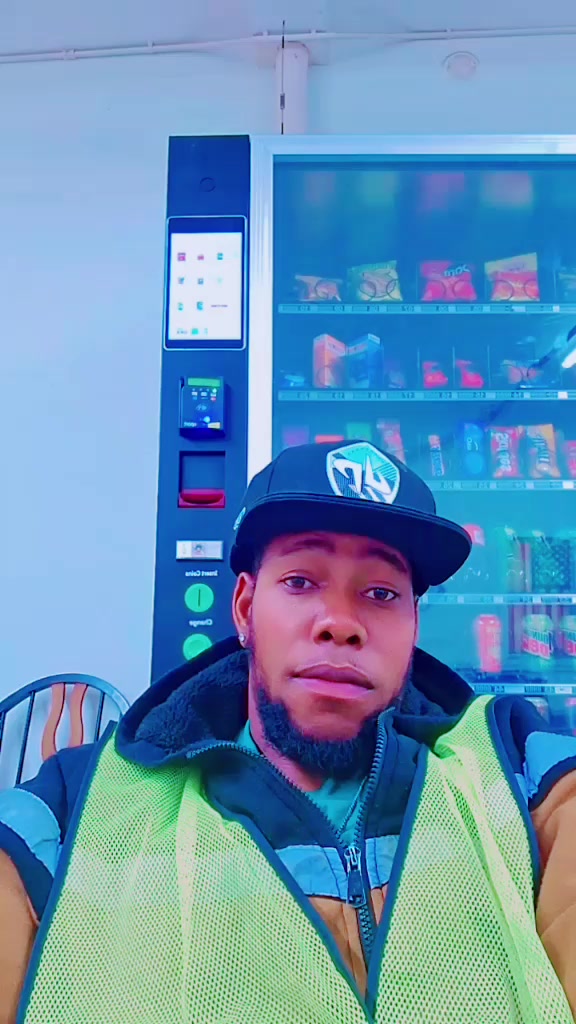 @💜💜Daniel King 👕🧢👟💜💎