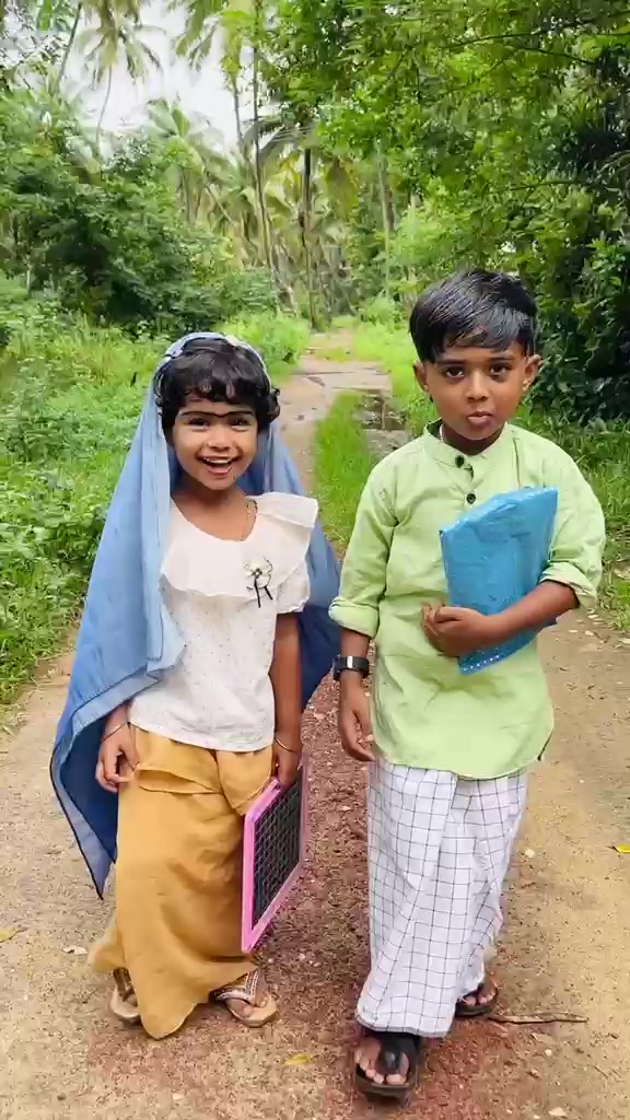 @പ്രണയം ചുവപ്പിനോട്❤️❤️🚩🚩