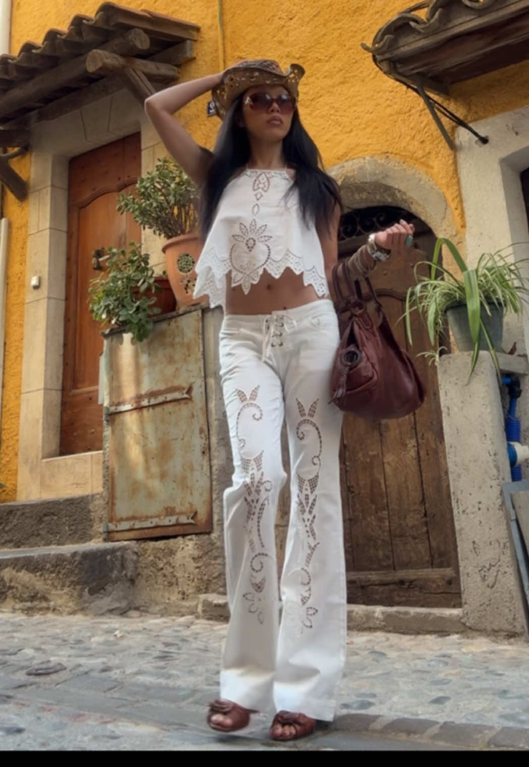 @MOMO