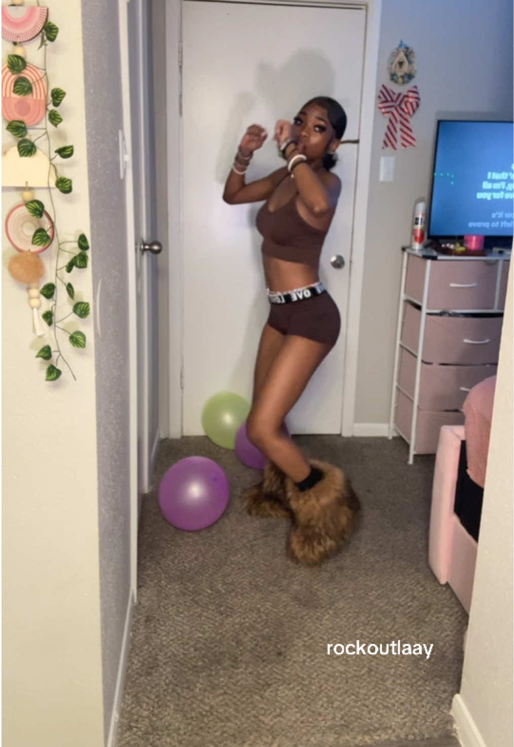 @rockoutlaay