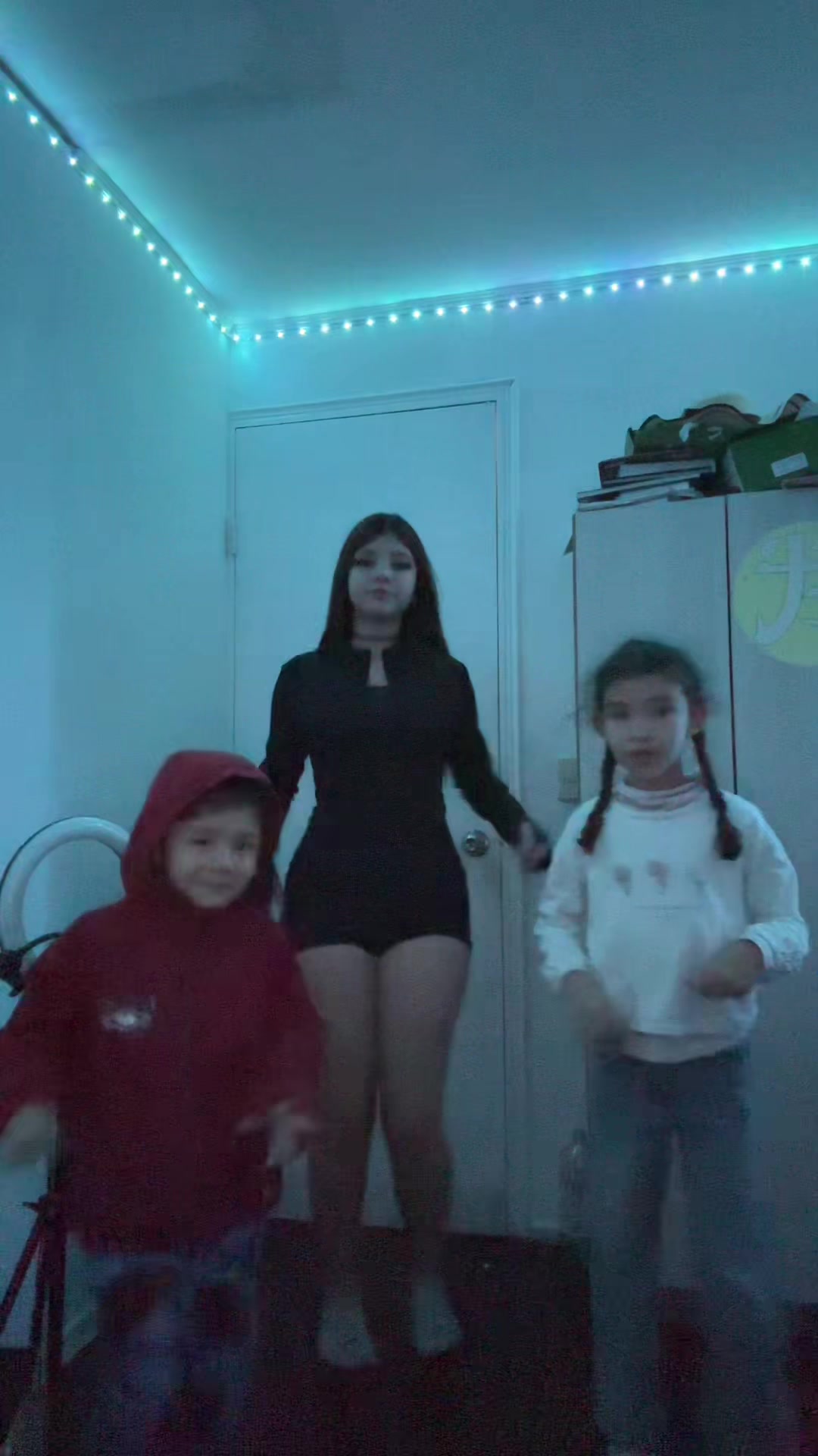 @Valentina
