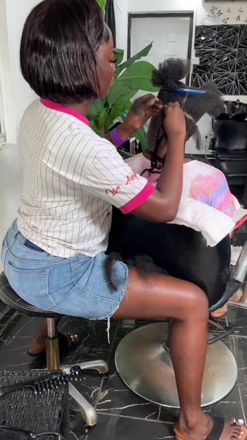 @Meliabeautybar