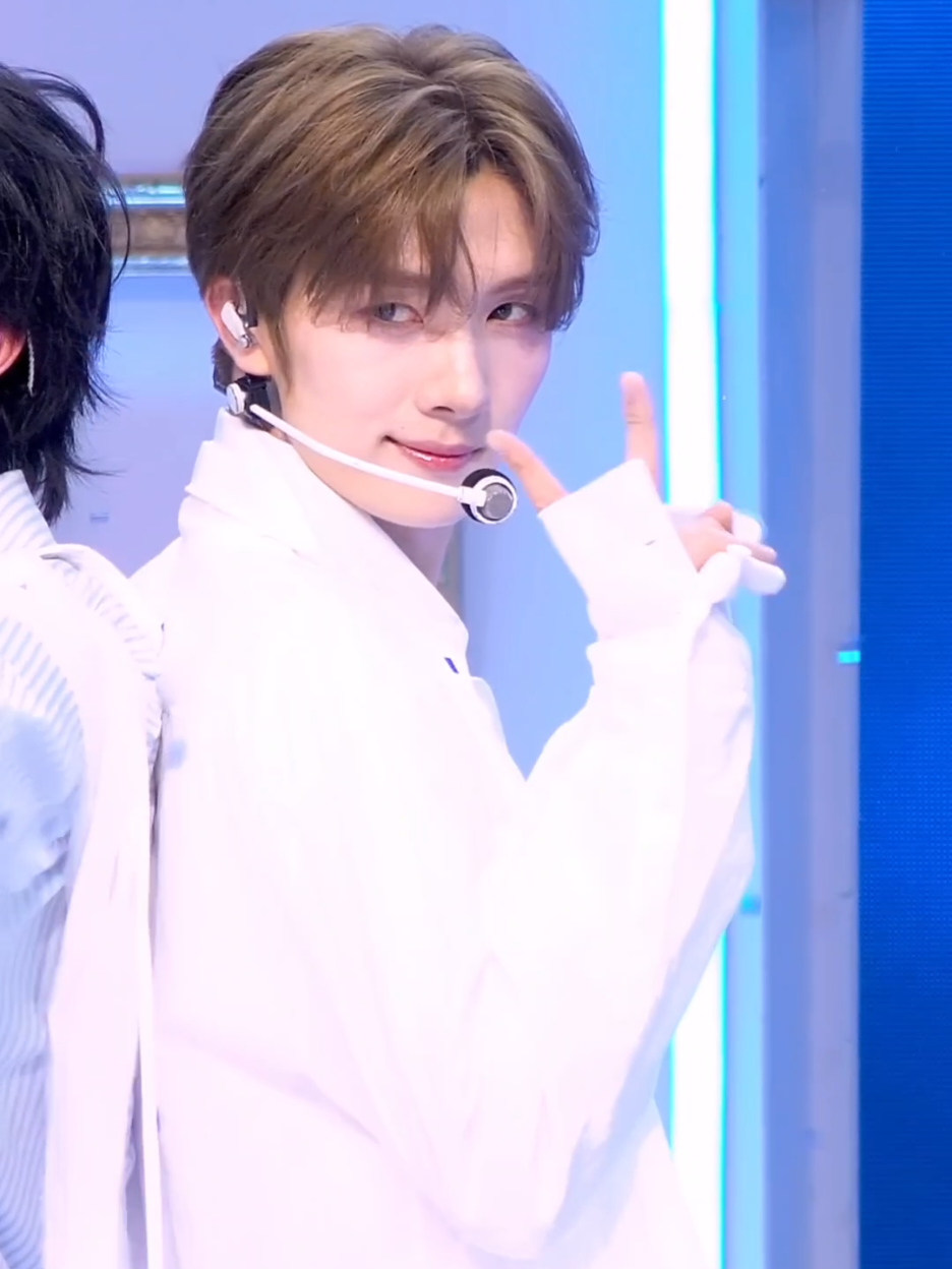 @kari 🕸️ | fancams!