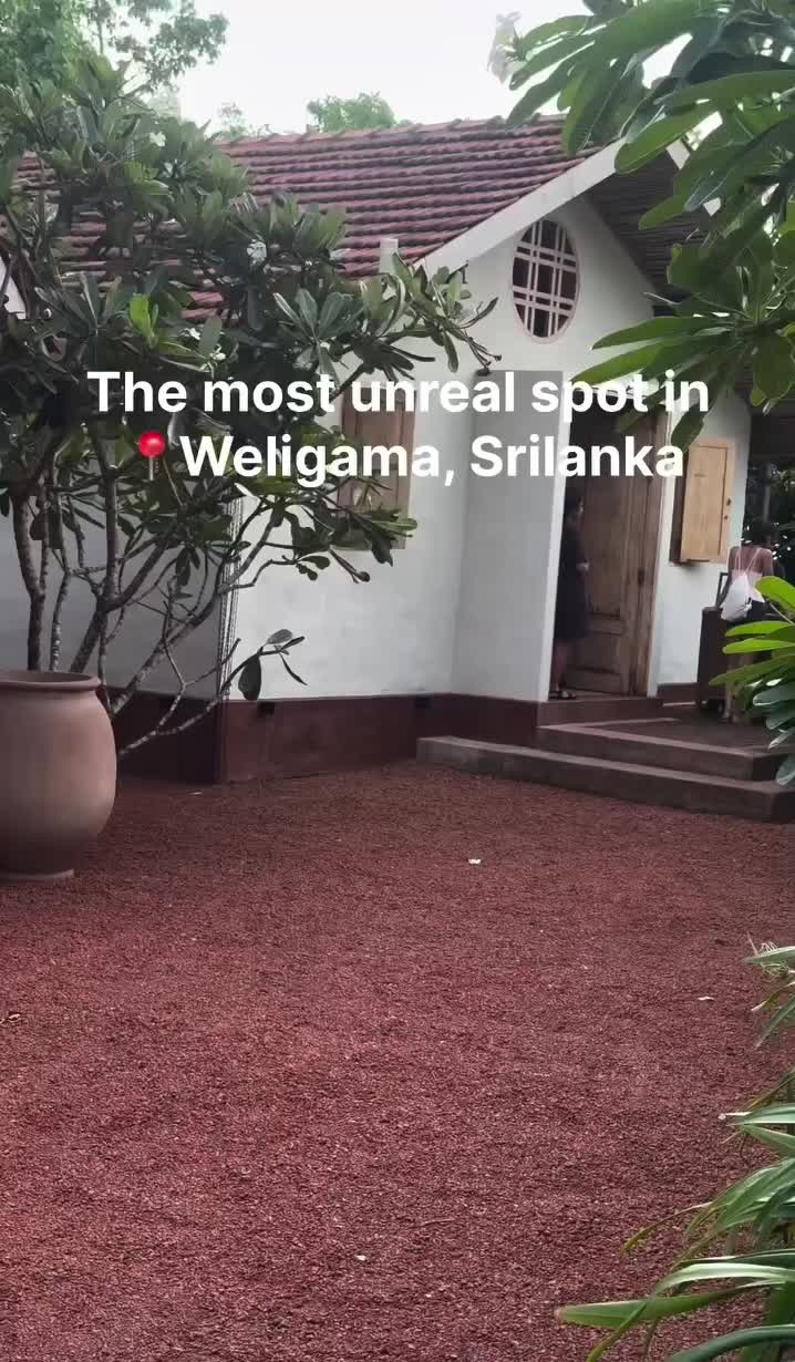 @Y A L L A T R A V E L