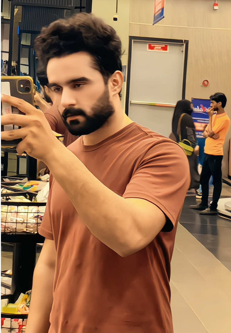 @Kʜɪᴢᴇʀ🔛🔝
