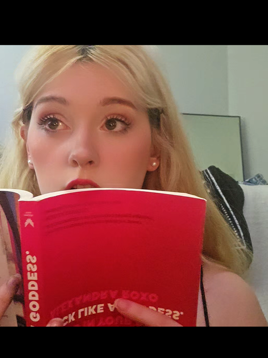 @Ellie 🦋❤️ | Actress & Writer