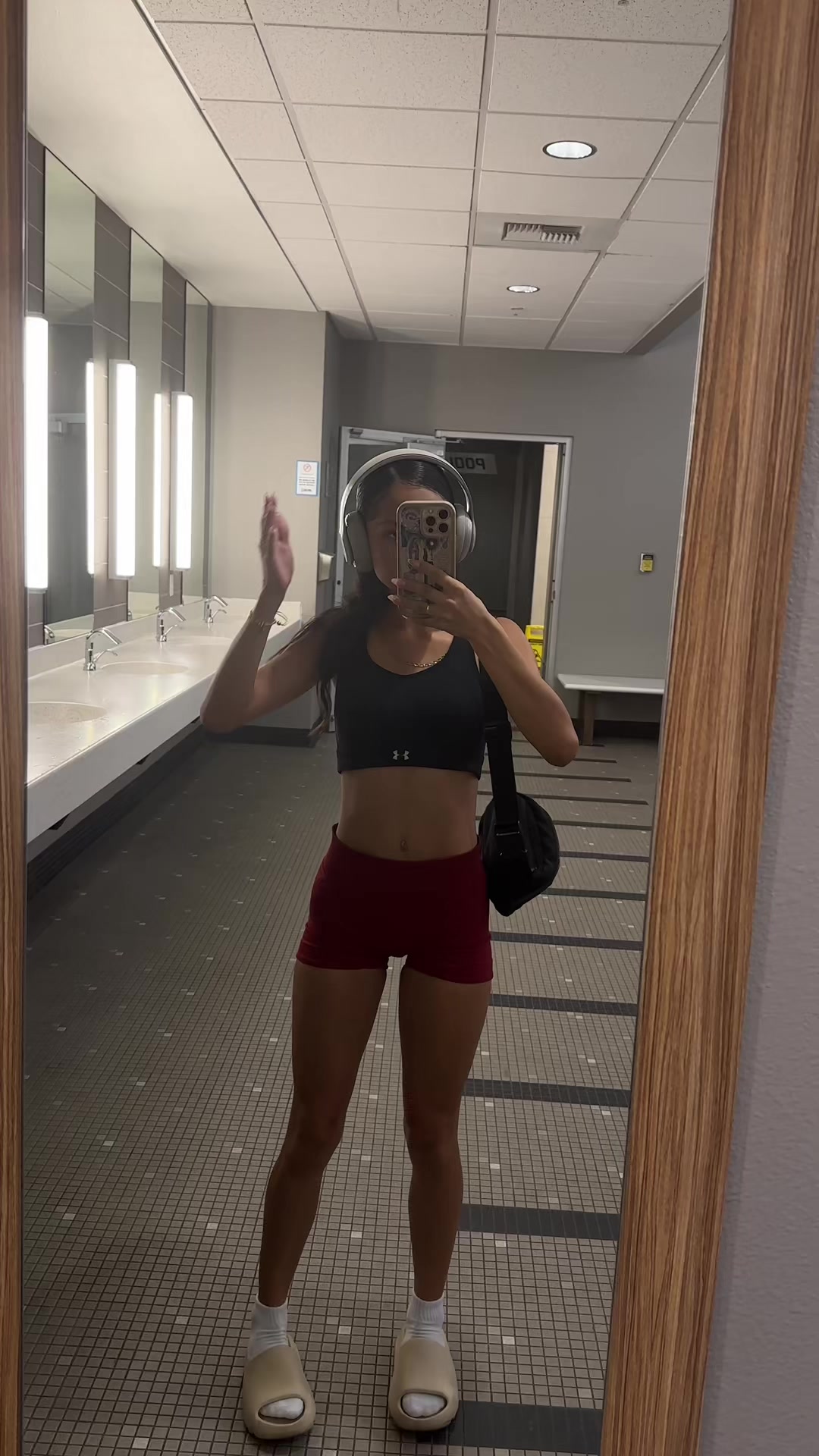 @user692560110