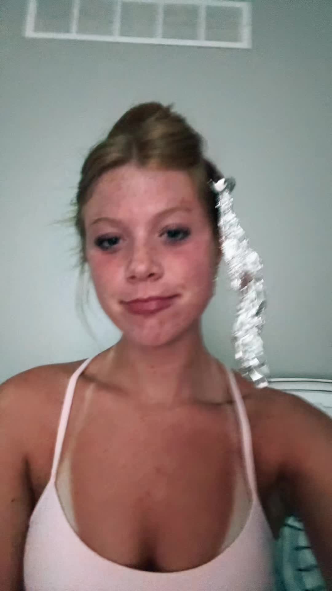 @👩🏼🦰👩🏼🦰